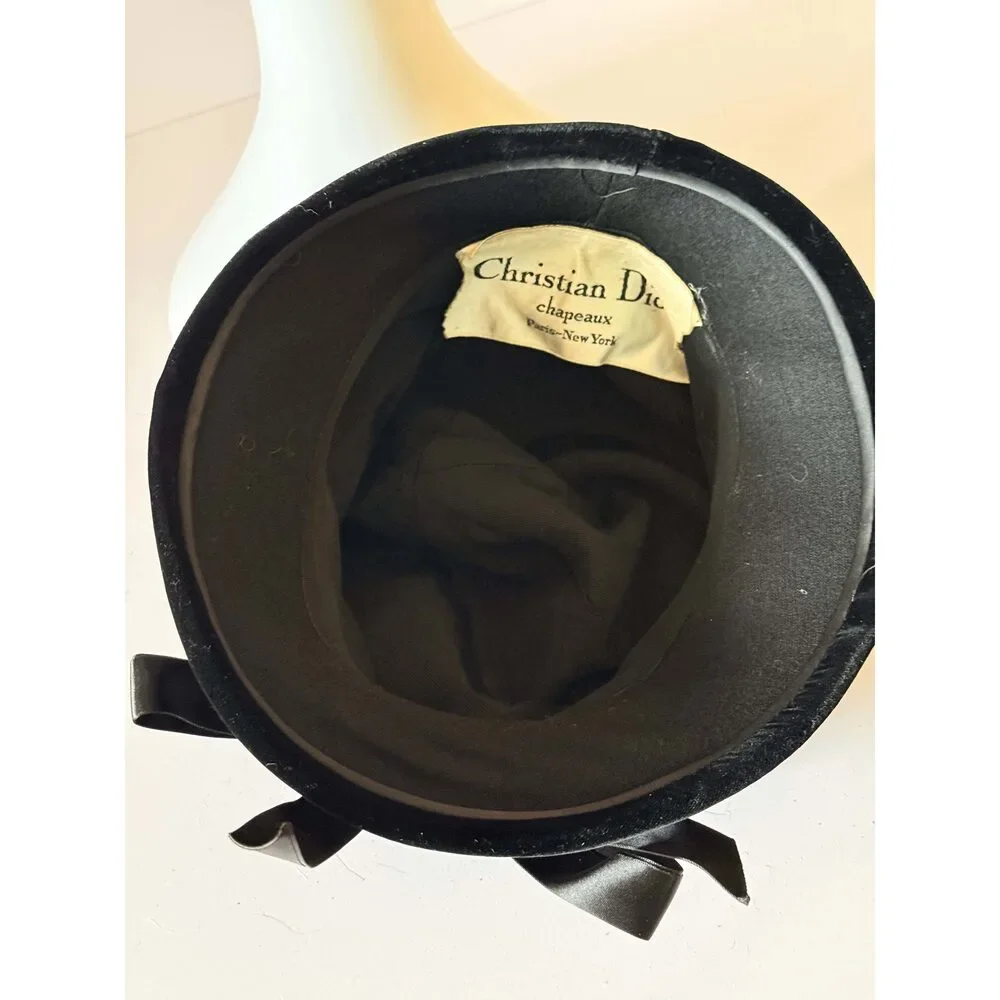 1950s Christian Dior Chapeaux Vintage Hat – Black Velvet Ribbon Trim Bucket Hat